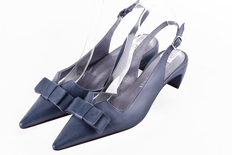 Prussian blue women's open back shoes, with a knot. Pointed toe. Low comma heels. Front view - Florence KOOIJMAN